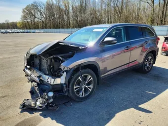 2018 Toyota Highlander 5TDBZRFH8JS887751 Lot 48739556