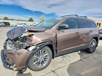 2019 Toyota Highlander 5TDJZRFH5KS725590 Lot 45851346