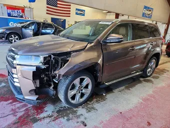 2018 Toyota Highlander 5TDYZRFH7JS249565 Lot 89820915