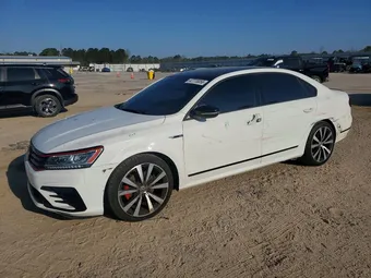 2018 Volkswagen Passat 1VWJM7A37JC034315