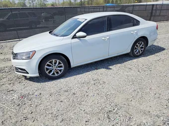 2018 Volkswagen Passat 1VWAA7A32JC023876