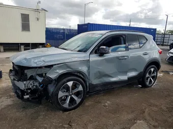 2026 Volvo XC40 YV4L12UCXT2719840