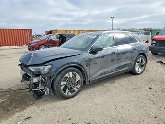 2022 Audi e-tron WA1LAAGE1NB014657
