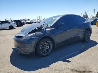 2024 Tesla Model Y 7SAYGDED9RF200085 Lot 42009016