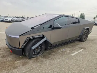 2025 Tesla Cybertruck 7G2CEHEE0SA062353