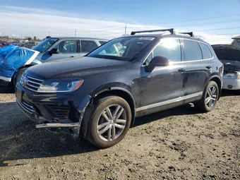 2016 Volkswagen Touareg WVGEP9BP7GD005761
