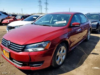 2015 Volkswagen Passat 1VWAT7A31FC034403