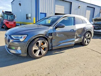 2019 Audi e-tron WA1VAAGE9KB007122