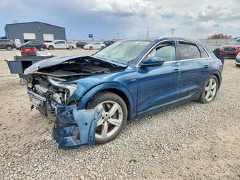 2019 Audi e-tron WA1VAAGE0KB021815