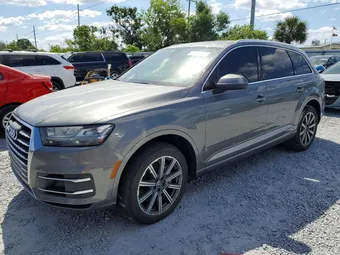 2017 Audi Q7 WA1LAAF7XHD033655