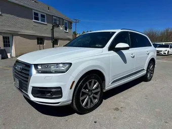2017 Audi Q7 WA1VAAF78HD035509