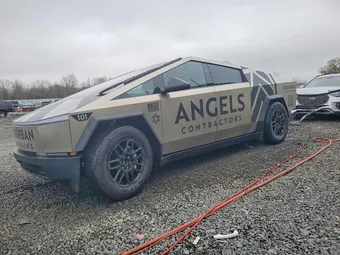 2025 Tesla Cybertruck 7G2CEHED7SA063913