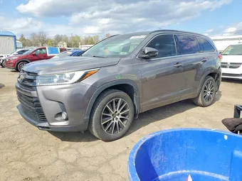 2018 Toyota Highlander 5TDJZRFHXJS559095 Lot 49178116