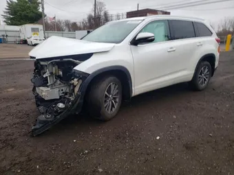 2018 Toyota Highlander 5TDJZRFH8JS885932 Lot 48053406