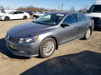 2016 Volkswagen Passat 1VWBT7A39GC067395