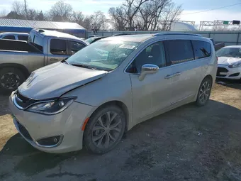 2019 Chrysler Pacifica 2C4RC1GG5KR588154 Lot 74991555