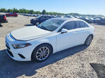 2019 Mercedes-Benz A-Class WDD3G4EBXKW016884