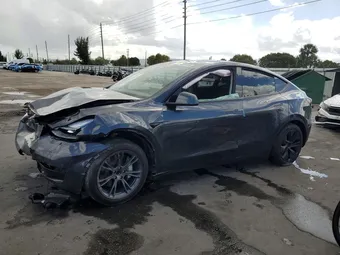 2024 Tesla Model Y 7SAYGDED0RA329636 Lot 46037556