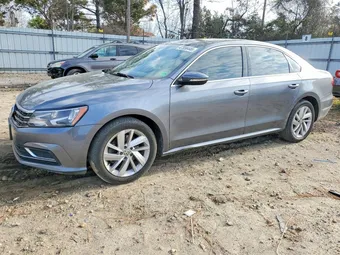 2018 Volkswagen Passat 1VWBA7A33JC021588