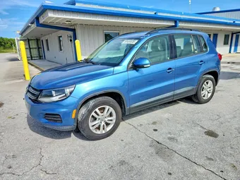 2017 Volkswagen Tiguan WVGAV7AX8HK037951