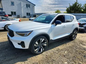 2024 Volvo XC40 YV4L12UL4R2223876