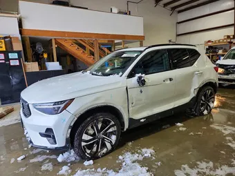 2025 Volvo XC40 YV4L12UC5S2537333