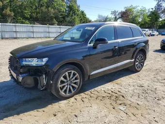 2019 Audi Q7 WA1AAAF70KD046719