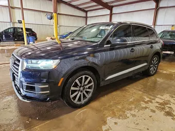2017 Audi Q7 WA1LAAF77HD011354