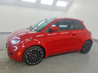 2024 Fiat 500e ZFAFFAA48RX214326