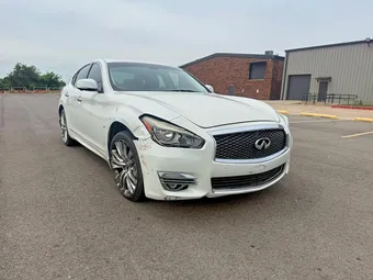 2018 Infiniti Q70 JN1BY1AR2JM220919