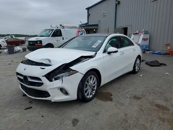 2019 Mercedes-Benz A-Class WDD3G4EB2KW001618