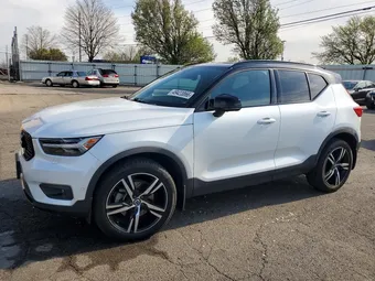 2019 Volvo XC40 YV4162UM9K2150463