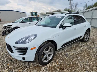 2018 Porsche Macan WP1AA2A51JLB09590