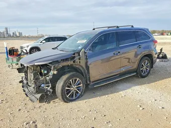 2019 Toyota Highlander 5TDKZRFH4KS572091 Lot 74386495