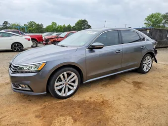 2018 Volkswagen Passat 1VWBA7A30JC013108