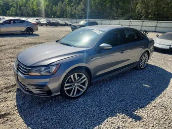 2018 Volkswagen Passat 1VWAA7A32JC031315