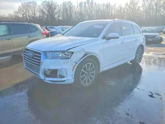 2018 Audi Q7 WA1LHAF73JD050301
