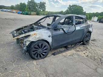 2022 Tesla Model Y 7SAYGDEF0NF462430