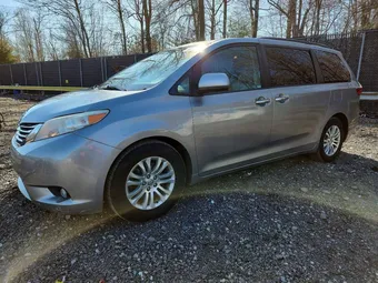 2016 Toyota Sienna 5TDYK3DC8GS750594 Lot 46610646