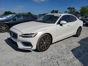 2022 Volvo S60 7JRBR0FLXNG178093