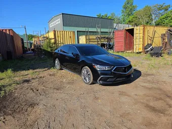 2018 Acura RLX JH4KC1F55JC000504