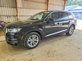 2017 Audi Q7 WA1AAAF77HD037265