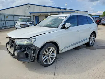 2018 Audi Q7 WA1VAAF73JD043006