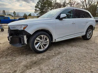 2023 Audi Q7 WA1LXBF72PD014844