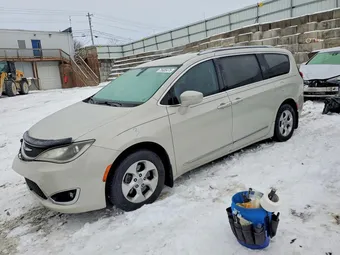 2017 Chrysler Pacifica 2C4RC1EG5HR555828 Lot 75688475