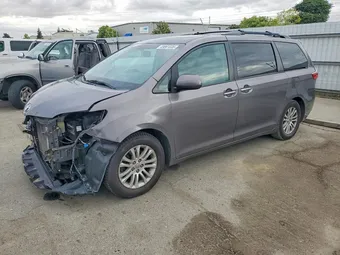 2015 Toyota Sienna 5TDYK3DC0FS584022 Lot 49661696