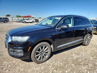 2017 Audi Q7 WA1LAAF70HD033986