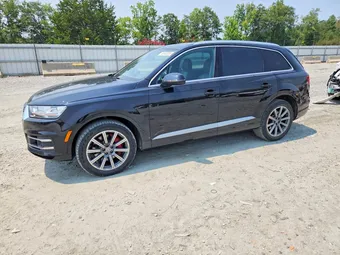 2017 Audi Q7 WA1VAAF76HD057153