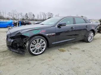 2017 Jaguar XJ-Series SAJWA2GE1HMW04165