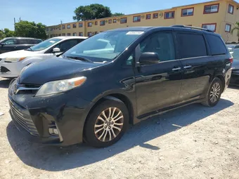 2018 Toyota Sienna 5TDYZ3DC5JS917402 Lot 53082256